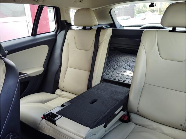 Ｖ６０ Ｔ４　衝突軽減ブレーキ　レーンキープ　本革シート　純正ナビ　シートヒーター　パワーシート　バックカメラ　ドライブレコーダー　ルーフレール　　ＢＬＩＳ（26枚目）