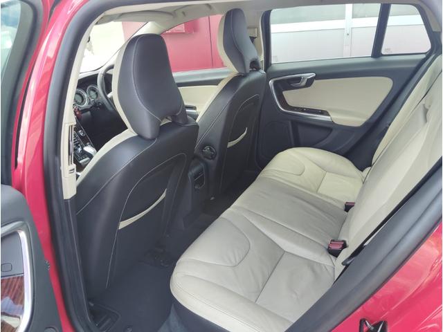 Ｖ６０ Ｔ４　衝突軽減ブレーキ　レーンキープ　本革シート　純正ナビ　シートヒーター　パワーシート　バックカメラ　ドライブレコーダー　ルーフレール　　ＢＬＩＳ（30枚目）