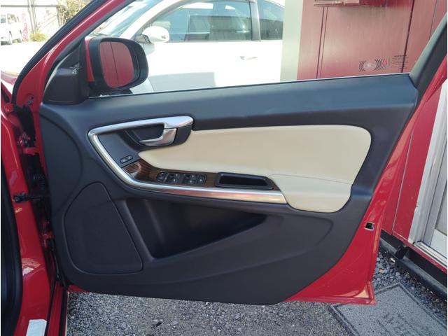 Ｖ６０ Ｔ４　衝突軽減ブレーキ　レーンキープ　本革シート　純正ナビ　シートヒーター　パワーシート　バックカメラ　ドライブレコーダー　ルーフレール　　ＢＬＩＳ（33枚目）