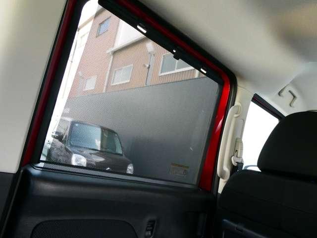 ロールサンシェードで強い日差しの日も快適です