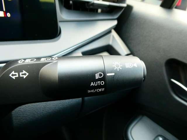 ノート １．２　Ｘ　衝突軽減ブレーキ　アラウンドビューモニタ　リアカメラ　衝突被害軽減ブレ－キ　全方位カメラ　ＥＴＣ付　ＬＥＤヘッドライト　レーンアシスト　インテリジェントキー　盗難防止システム　ワンセグＴＶ　ＴＶナビ　サイドカーテンエアバック　サイドカメラ（16枚目）