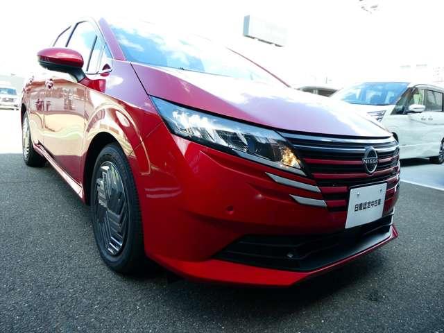 ノート １．２　Ｘ　衝突軽減ブレーキ　アラウンドビューモニタ　リアカメラ　衝突被害軽減ブレ－キ　全方位カメラ　ＥＴＣ付　ＬＥＤヘッドライト　レーンアシスト　インテリジェントキー　盗難防止システム　ワンセグＴＶ　ＴＶナビ　サイドカーテンエアバック　サイドカメラ（17枚目）