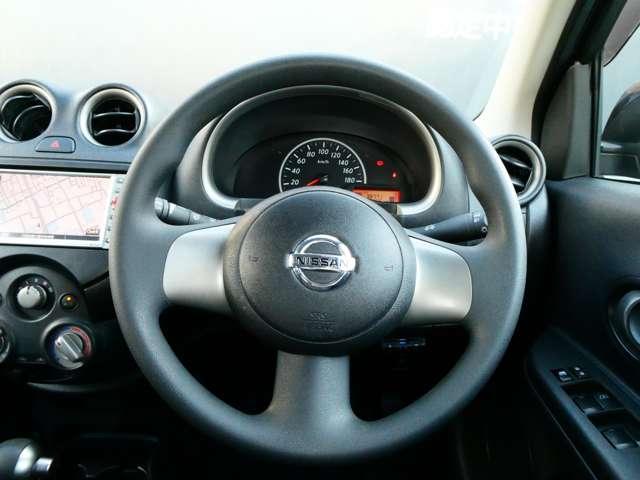 マーチ １．２　１２Ｘ　アイドリングストップ機能　ＥＴＣ　ＥＴＣ車載器　イモビ　スマートキープッシュスタート　アイストップ　ドライブレコーダー　ナビＴＶ　運転席助手席エアバック　パワーウインド　ＡＢＳ　ワンセグ　キーレスエントリー　ワンオーナー　メモリーナビ（9枚目）