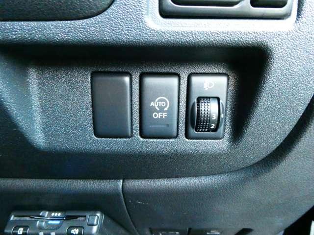 マーチ １．２　１２Ｘ　アイドリングストップ機能　ＥＴＣ　ＥＴＣ車載器　イモビ　スマートキープッシュスタート　アイストップ　ドライブレコーダー　ナビＴＶ　運転席助手席エアバック　パワーウインド　ＡＢＳ　ワンセグ　キーレスエントリー　ワンオーナー　メモリーナビ（10枚目）