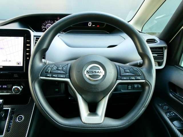 セレナ ２．０　ＸＶ　衝突軽減ブレーキ　ディーラーナビ　ＥＴＣ　オートクルーズ　ＥＴＣ車載器　レーンキープ　ワンオーナー車　インテリキー　バックカメラ　ドラレコ　パワーウインドウ　盗難防止システム　ナビＴＶ　エアコン　ＡＢＳ　エアバッグ　メモリーナビ　キーレス（13枚目）