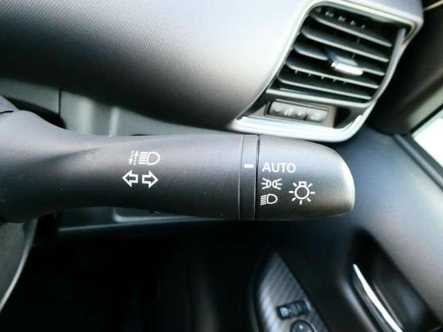 セレナ ２．０　ＸＶ　衝突軽減ブレーキ　ディーラーナビ　ＥＴＣ　オートクルーズ　ＥＴＣ車載器　レーンキープ　ワンオーナー車　インテリキー　バックカメラ　ドラレコ　パワーウインドウ　盗難防止システム　ナビＴＶ　エアコン　ＡＢＳ　エアバッグ　メモリーナビ　キーレス（16枚目）