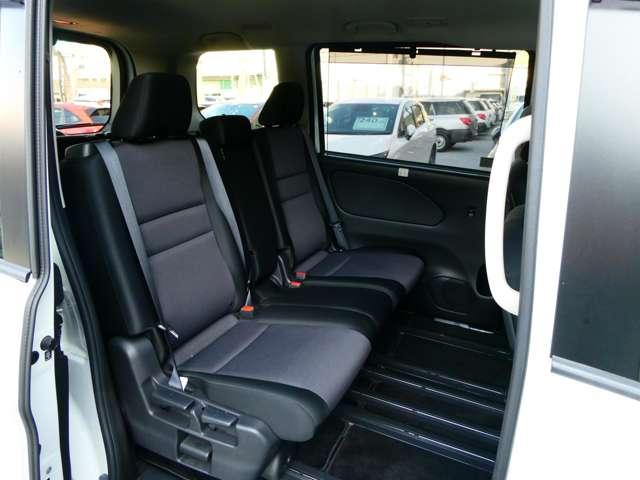 セレナ ２．０　ＸＶ　衝突軽減ブレーキ　ディーラーナビ　ＥＴＣ　オートクルーズ　ＥＴＣ車載器　レーンキープ　ワンオーナー車　インテリキー　バックカメラ　ドラレコ　パワーウインドウ　盗難防止システム　ナビＴＶ　エアコン　ＡＢＳ　エアバッグ　メモリーナビ　キーレス（29枚目）