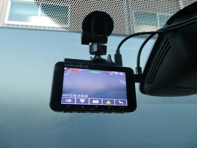 セレナ 1.2 e-POWER ハイウェイスター V 衝突軽減ブレーキ 360°カメラ エマジェンシーブレーキ 1オナ 寒冷地仕様 スマキー バックカメラ LED レーンアシスト クルコン ETC ドラレコ イモビ サイドカーテンエアバック フルオートエアコン エアバック(9枚目)