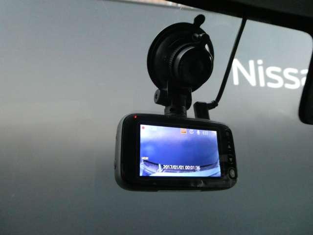 スペーシア ハイブリッド　Ｘ　衝突軽減ブレーキ　後方コーナーセンサー　デュアルセンサーブレーキＳ　両側パワードア　車線逸脱　スマートエントリー　ＥＴＣ車載器　ｉ－ｓｔｏｐ　フリーキー　ナビＴＶ　イモビライザー　ダブルエアバック　メモリーナビ　ＡＡＣ　運転席エアバッグ（7枚目）