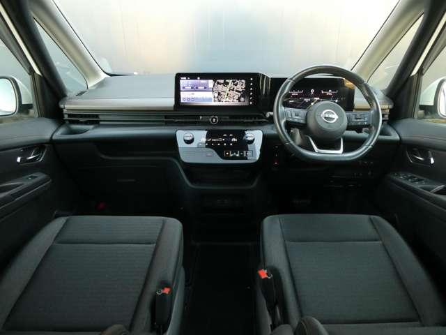 セレナ 2.0 ハイウェイスターV 衝突軽減ブレーキ W電動スライド レーダークルコン レーンアシスト LEDランプ ワンオーナー車 盗難防止システム ETC装備 カーテンエアバッグ アルミホイール キーフリー メモリ-ナビ ナビTV エアコン ドラレコ(4枚目)