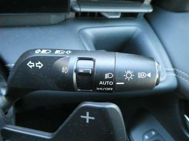 セレナ 2.0 ハイウェイスターV 衝突軽減ブレーキ W電動スライド レーダークルコン レーンアシスト LEDランプ ワンオーナー車 盗難防止システム ETC装備 カーテンエアバッグ アルミホイール キーフリー メモリ-ナビ ナビTV エアコン ドラレコ(13枚目)