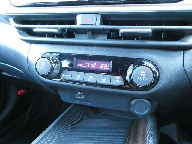 オーラ 1.2 G レザーエディション 衝突軽減ブレ-キ 追突防止 本革 車線逸脱警報装置 LED ドライブレコーダー 盗難防止 バックモニター ETC インテリジェントキー メモリーナビゲーション AW キーレスエントリー オートエアコン ABS ISS(10枚目)