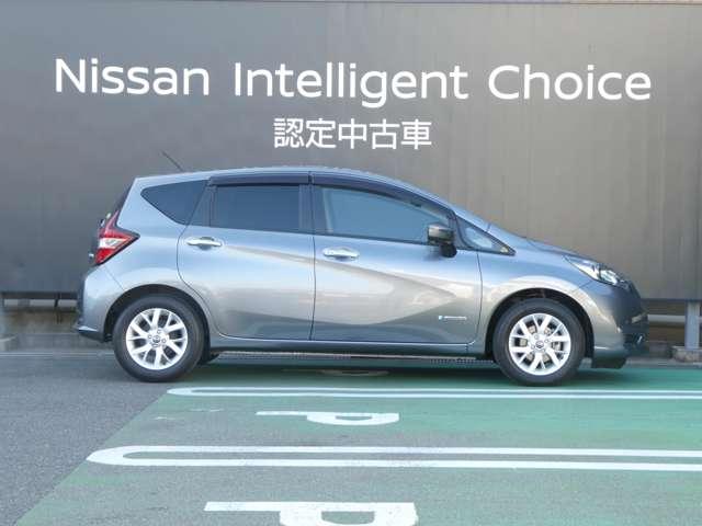 ノート 1.2 e-POWER X Vセレクション 衝突被害軽減B アラウンドカメラ ワンオ-ナ-車 運転席助手席エアバック エアバッグ 衝突被害軽減装置 イモビライザー LEDヘッドライト パワーウインドウ レーンアシスト ETC アルミホイール スマートキー(3枚目)