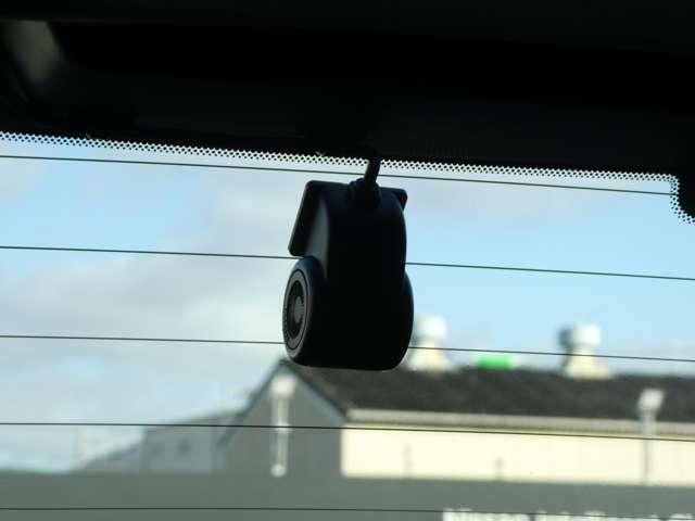 ノート 1.2 e-POWER X Vセレクション 衝突被害軽減B アラウンドカメラ ワンオ-ナ-車 運転席助手席エアバック エアバッグ 衝突被害軽減装置 イモビライザー LEDヘッドライト パワーウインドウ レーンアシスト ETC アルミホイール スマートキー(18枚目)