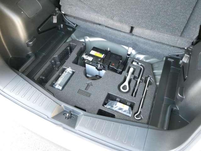 ノート 1.2 e-POWER X Vセレクション 衝突被害軽減B アラウンドカメラ ワンオ-ナ-車 運転席助手席エアバック エアバッグ 衝突被害軽減装置 イモビライザー LEDヘッドライト パワーウインドウ レーンアシスト ETC アルミホイール スマートキー(32枚目)