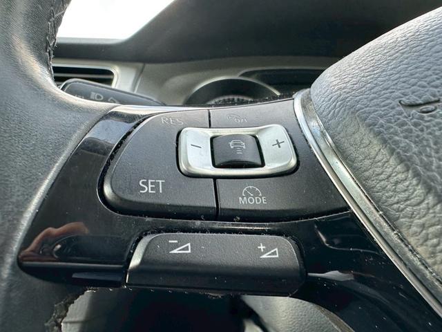 ゴルフ 　純正ナビ　ＴＶ　バックカメラ　純正アルミホイール　パドルシフト　アクティブクルーズコントロール　プリクラッシュセーフティーシステム（15枚目）