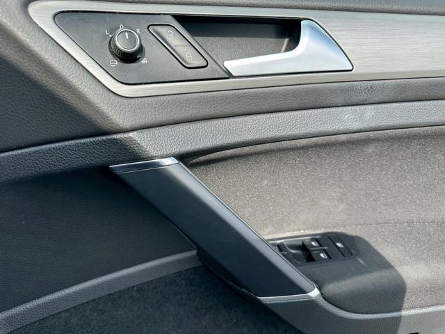 ゴルフ 　純正ナビ　ＴＶ　バックカメラ　純正アルミホイール　パドルシフト　アクティブクルーズコントロール　プリクラッシュセーフティーシステム（24枚目）