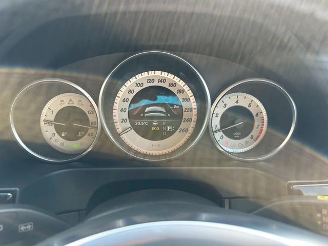 Ｅクラスステーションワゴン Ｅ２５０　ステーションワゴン　アバンギャルド　ハーフレザーシート　純正ナビ　バックカメラ　純正アルミホイール　ドラレコ　純正フロアマット（30枚目）