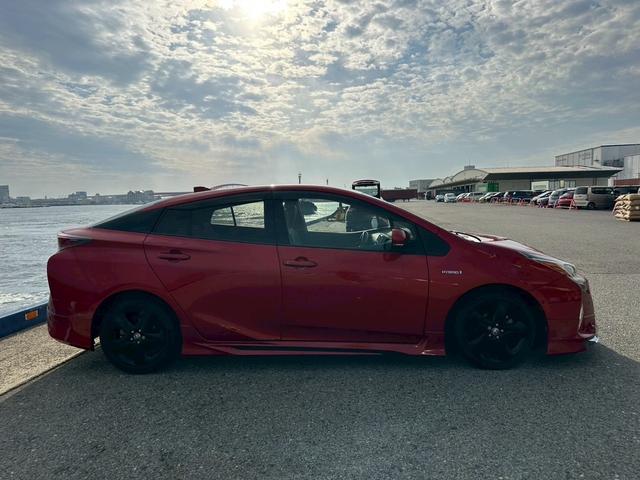 プリウス Ａツーリングセレクション　モデリスタフルエアロ　ブラックレザーシート　純正ナビ　バックカメラ　ブラインドスポットモニター　ヘッドアップディスプレイ（5枚目）