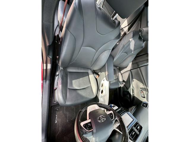 プリウス Ａツーリングセレクション　モデリスタフルエアロ　ブラックレザーシート　純正ナビ　バックカメラ　ブラインドスポットモニター　ヘッドアップディスプレイ（13枚目）