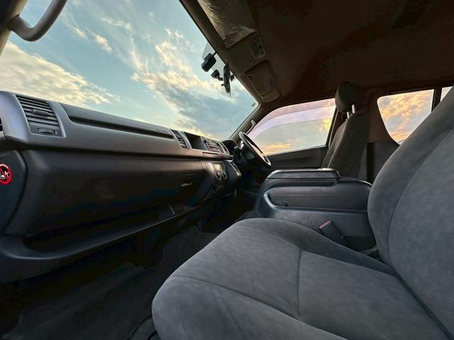 ハイエースワゴン グランドキャビン　１０人乗り　キーレス　純正ドラレコ　クリアランスソナー（20枚目）