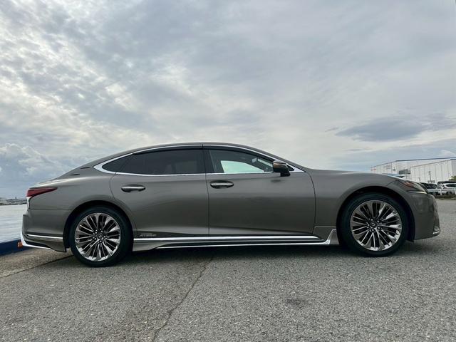 LS LS500h モデリスタエアロ(サイド、リア)純正ナビ TV パノラミックビューモニター レザーシート 純正20インチアルミホイール シートヒーター レーダークルーズ(5枚目)