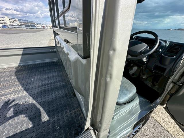 キャリイトラック KCエアコン・パワステ 4WD メッキフロントガーニッシュ アングルポストプロテクター(27枚目)