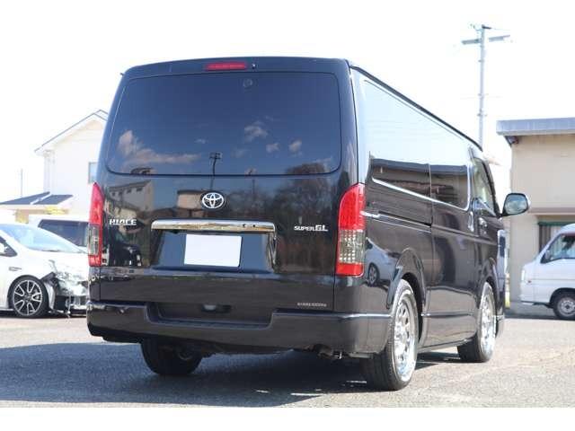 スーパーGL ダークプライム ロングボディ ディーゼルターボ ローダウン AW 後席モニタ ベッドキット(5枚目)