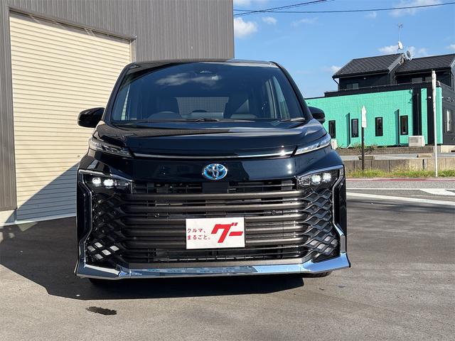 ヴォクシー ハイブリッドＳ－Ｚ　両側パワースライドドア　ユニバーサルステップ　リヤオートエアコン　ＡＣ１００Ｖ　パワーバックドア　１０．５インチディスプレイオーディオ　ＬＥＤヘッドライト　快適利便パッケージ（2枚目）