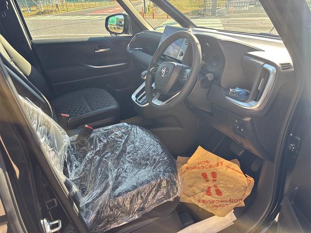 ヴォクシー ハイブリッドＳ－Ｚ　両側パワースライドドア　ユニバーサルステップ　リヤオートエアコン　ＡＣ１００Ｖ　パワーバックドア　１０．５インチディスプレイオーディオ　ＬＥＤヘッドライト　快適利便パッケージ（10枚目）