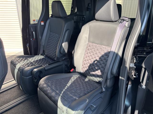 ヴォクシー ハイブリッドＳ－Ｚ　両側パワースライドドア　ユニバーサルステップ　リヤオートエアコン　ＡＣ１００Ｖ　パワーバックドア　１０．５インチディスプレイオーディオ　ＬＥＤヘッドライト　快適利便パッケージ（15枚目）