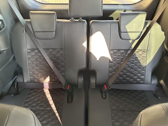 ヴォクシー ハイブリッドＳ－Ｚ　両側パワースライドドア　ユニバーサルステップ　リヤオートエアコン　ＡＣ１００Ｖ　パワーバックドア　１０．５インチディスプレイオーディオ　ＬＥＤヘッドライト　快適利便パッケージ（16枚目）