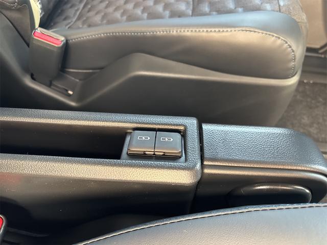 ヴォクシー ハイブリッドＳ－Ｚ　両側パワースライドドア　ユニバーサルステップ　リヤオートエアコン　ＡＣ１００Ｖ　パワーバックドア　１０．５インチディスプレイオーディオ　ＬＥＤヘッドライト　快適利便パッケージ（23枚目）
