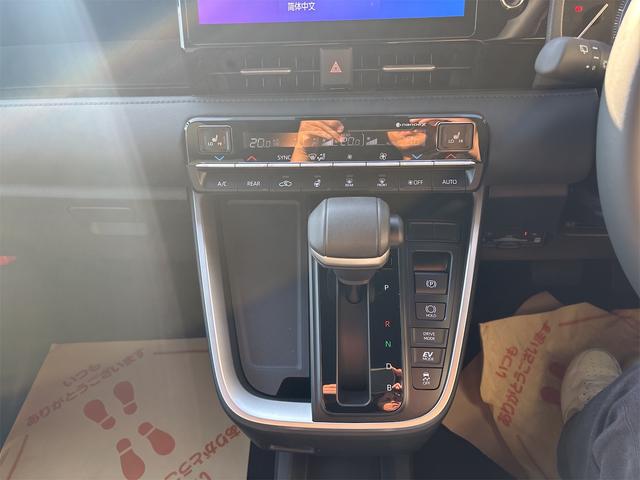 ヴォクシー ハイブリッドＳ－Ｚ　両側パワースライドドア　ユニバーサルステップ　リヤオートエアコン　ＡＣ１００Ｖ　パワーバックドア　１０．５インチディスプレイオーディオ　ＬＥＤヘッドライト　快適利便パッケージ（27枚目）