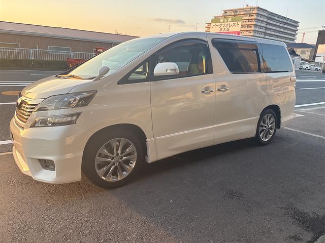 ヴェルファイア ２．４Ｚ　プラチナセレクションＩＩ　パワーバックドア　パワースライドドア　フリップダウン　バックカメラ　ウッドコンビステアリング（4枚目）