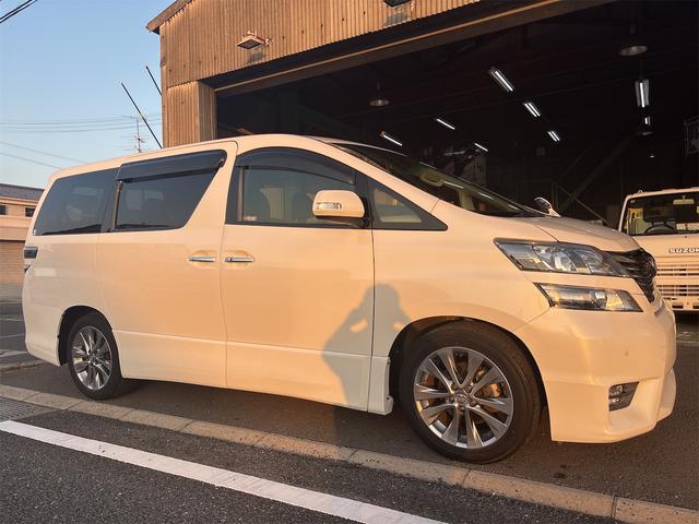 ヴェルファイア ２．４Ｚ　プラチナセレクションＩＩ　パワーバックドア　パワースライドドア　フリップダウン　バックカメラ　ウッドコンビステアリング（6枚目）