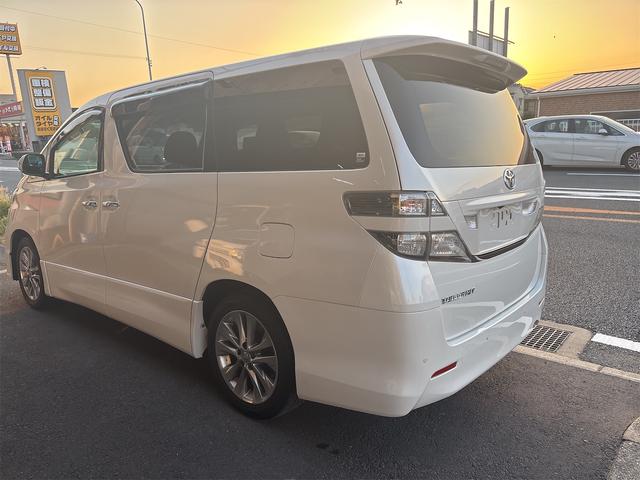 ヴェルファイア ２．４Ｚ　プラチナセレクションＩＩ　パワーバックドア　パワースライドドア　フリップダウン　バックカメラ　ウッドコンビステアリング（8枚目）