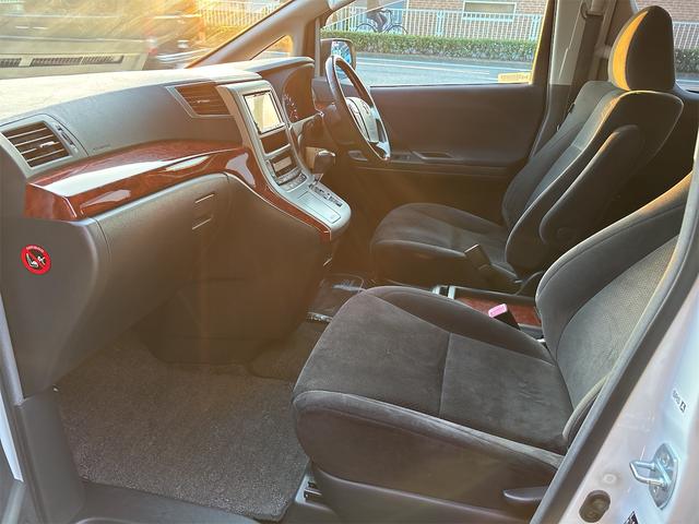 ヴェルファイア ２．４Ｚ　プラチナセレクションＩＩ　パワーバックドア　パワースライドドア　フリップダウン　バックカメラ　ウッドコンビステアリング（16枚目）