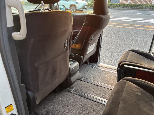 ヴェルファイア ２．４Ｚ　プラチナセレクションＩＩ　パワーバックドア　パワースライドドア　フリップダウン　バックカメラ　ウッドコンビステアリング（21枚目）