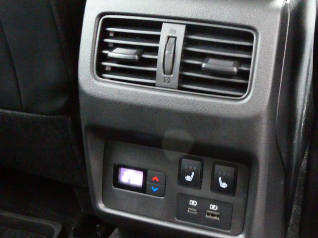 後席用の吹き出し口もありますので後席の方も快適に過ごせます