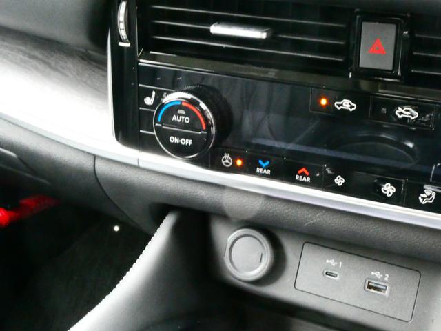 冷え込む季節も快適なステアリングヒーターもご準備しています