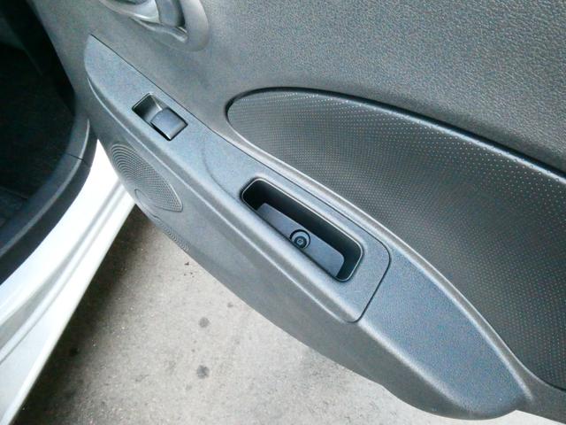 マーチ １．２　Ｓ　日産純正メモリーナビ　踏み間違い防止シス　メモリーナビフルセグＴＶ　バックカメラ　ＥＴＣ　衝突軽減ブレーキ　踏み間違い衝突防止アシスト　車線逸脱警報　前後センサー　プライバシーガラス　リモコンキー　デュアルエアバック　ＡＢＳ（38枚目）