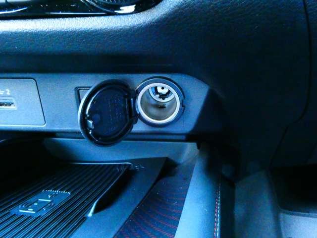 オーラ NISMO チューンド e-POWER 4WD メーカーナビ ナビTV アラウンドモニター アイドリングストップ ドラレコ インテリキー エマブレ 試乗車UP アルミ キーレス 4WD ETC LEDヘッドライト 追従クルーズ(17枚目)