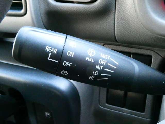 リアワイパー装備で雨天時の後方視界もクリアで快適ですよ