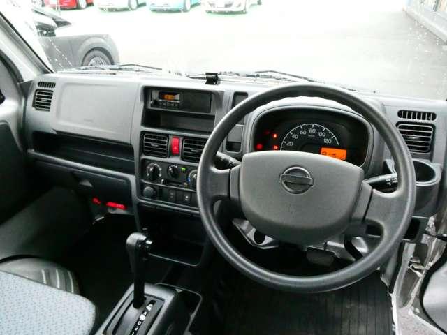 ＮＴ１００クリッパートラック ６６０　ＤＸ　オートマチック　ＦＭ／ＡＭラジオ　イーＥＴＣ　ＥＴＣ付　Ｗエアバッグ　運転席エアバック　ＰＳ　エアコンパワステ　ＡＢＳ　アイドリングストップ（4枚目）