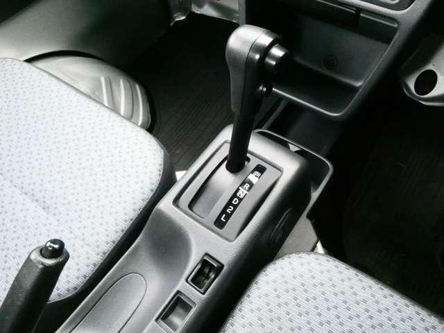 ＮＴ１００クリッパートラック ６６０　ＤＸ　オートマチック　ＦＭ／ＡＭラジオ　イーＥＴＣ　ＥＴＣ付　Ｗエアバッグ　運転席エアバック　ＰＳ　エアコンパワステ　ＡＢＳ　アイドリングストップ（13枚目）