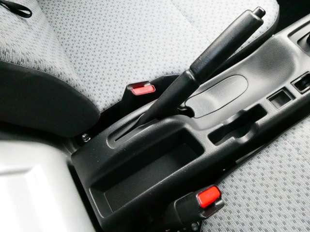 ＮＴ１００クリッパートラック ６６０　ＤＸ　オートマチック　ＦＭ／ＡＭラジオ　イーＥＴＣ　ＥＴＣ付　Ｗエアバッグ　運転席エアバック　ＰＳ　エアコンパワステ　ＡＢＳ　アイドリングストップ（16枚目）