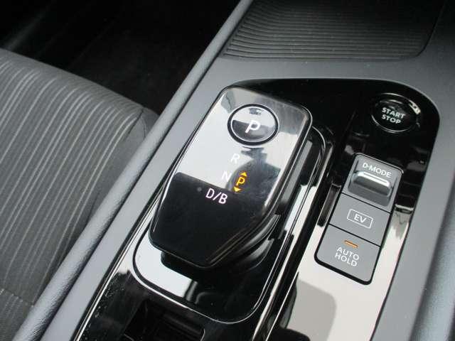 ノート 1.2 X 日産純正メモリーナビ リアカメラ 衝突被害軽減ブレ-キ ETC付 LEDヘッドライト レーンアシスト インテリジェントキー ドラレコ アイドリングストップ 盗難防止システム ワンセグTV TVナビ サイドカーテンエアバック(12枚目)