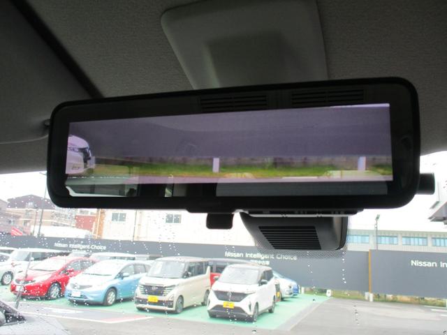 ���[���~���[�́A�ԗ�����̃J�����f�����~���[�ʂɉf���o���̂ŁA��Ԑl����ו��̗ʂɉe�������ꂸ���ł��N���A�Ȍ�����E�������܂�