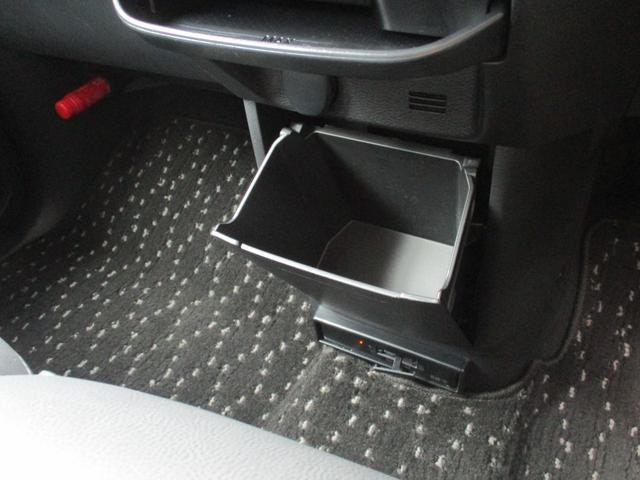 ���i�g���̏����ނ����[�ł���֗��Ȏ��[�X�y�[�X����������p�ӂ���Ă��܂�